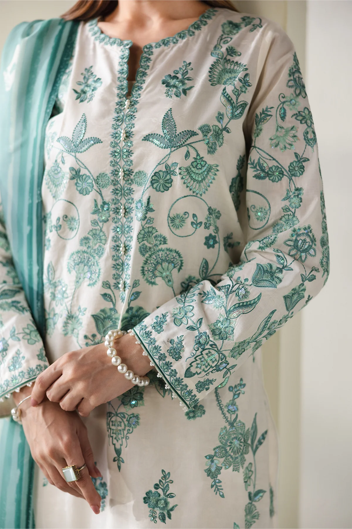 EMBROIDERED JACQUARD LAWN SF-4430 - Image 3