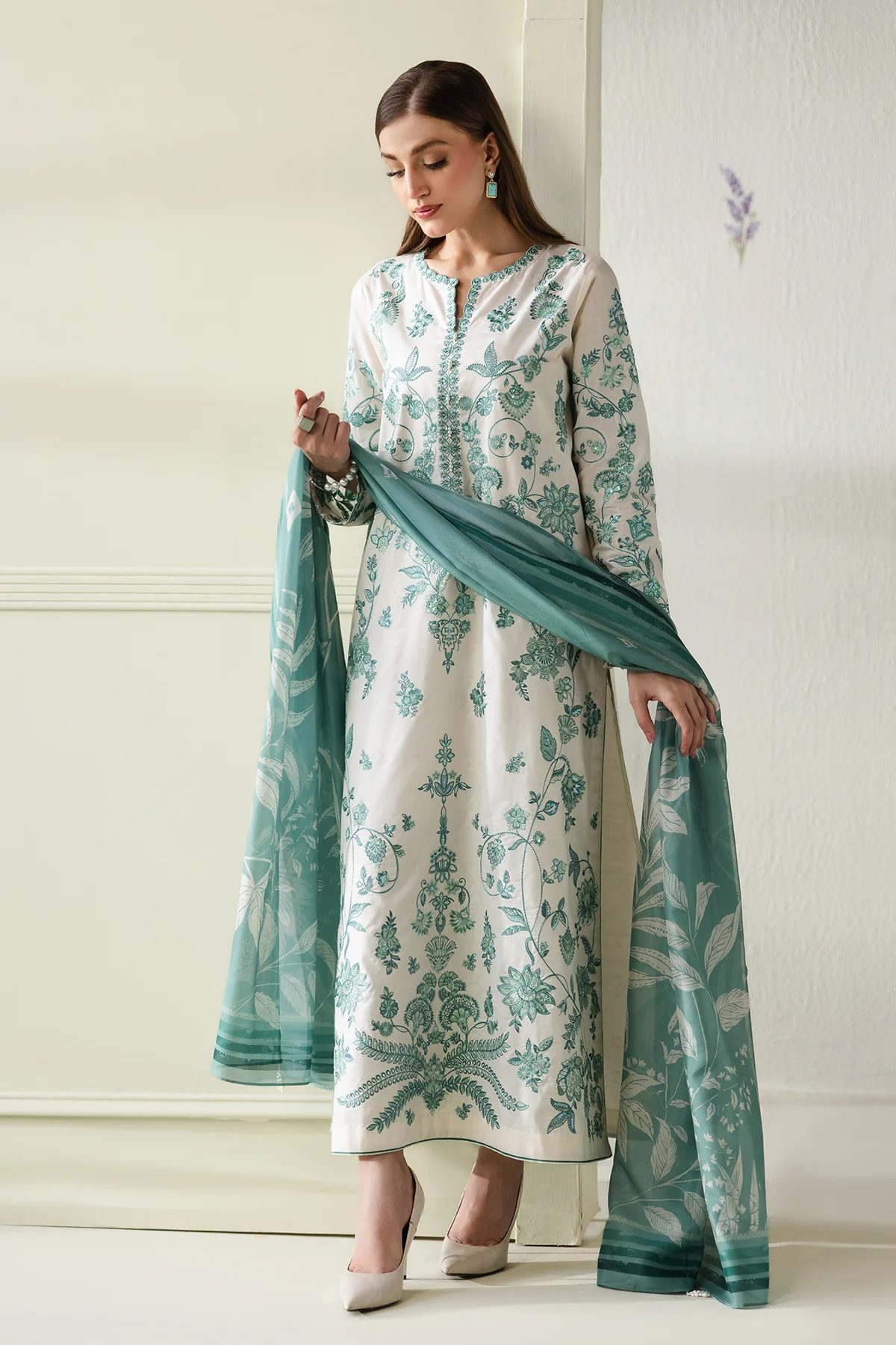 EMBROIDERED JACQUARD LAWN SF-4430 - Image 5