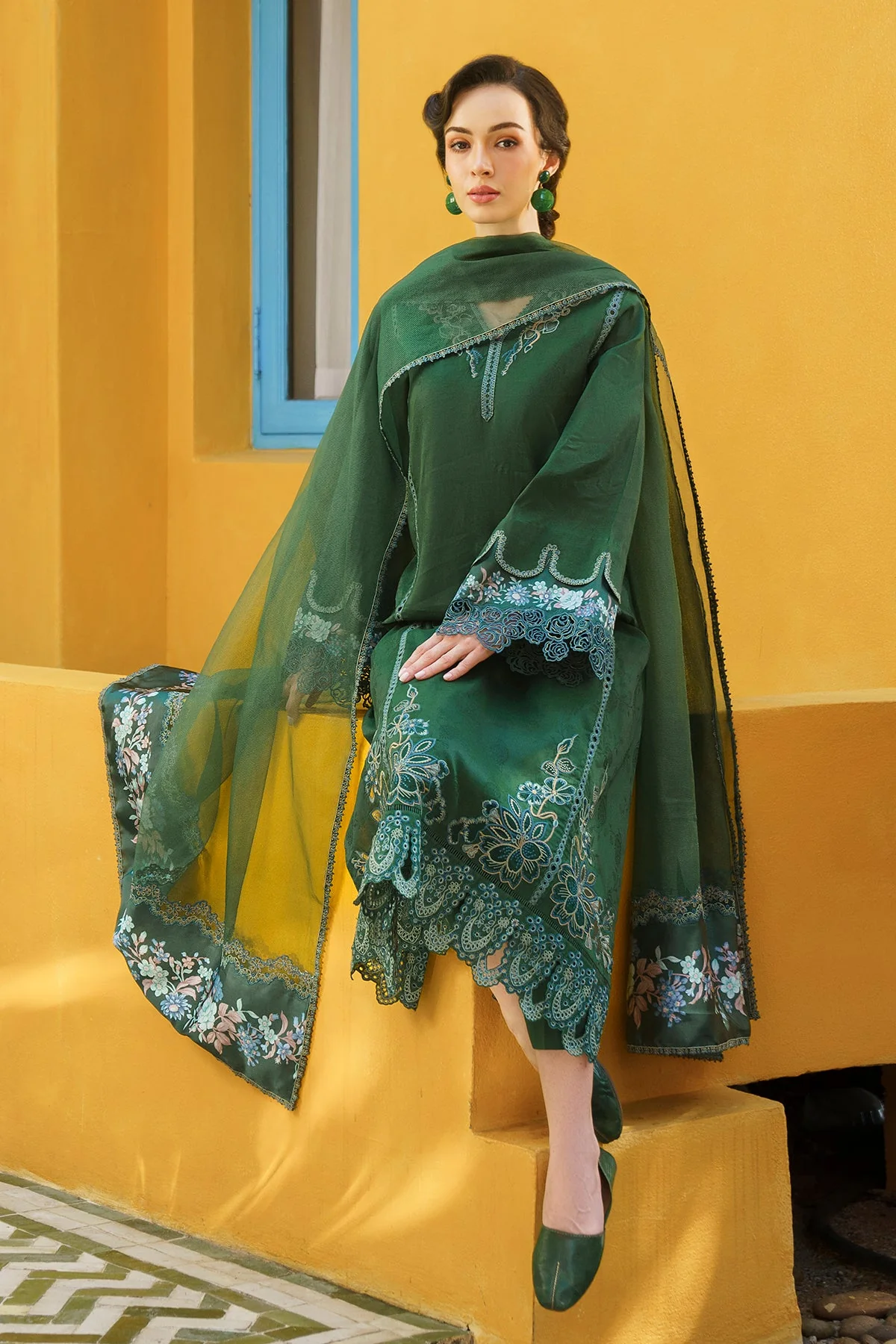 EMBROIDERED JACQUARD LAWN SF-572 - Image 4