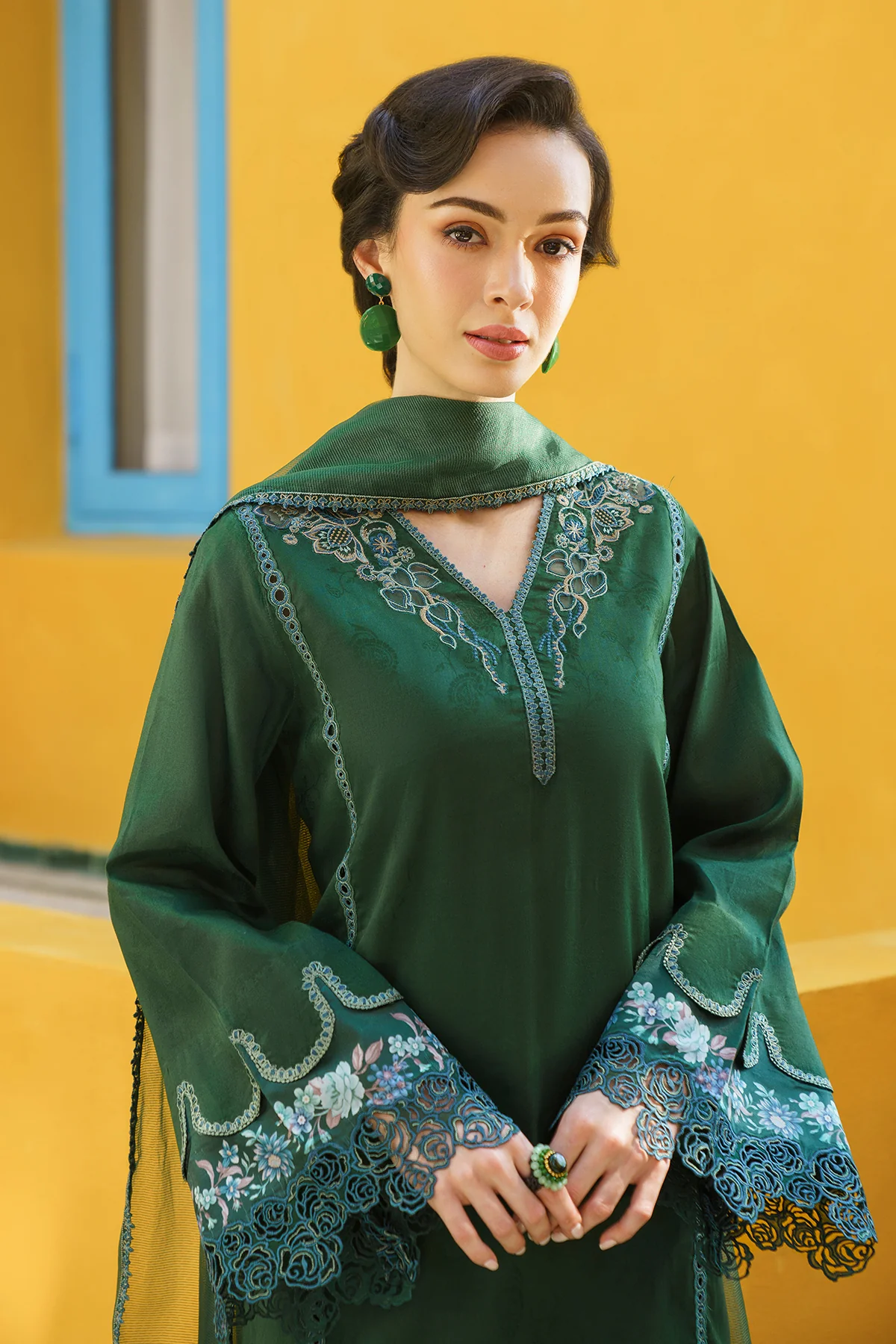 EMBROIDERED JACQUARD LAWN UF-572 - Image 6