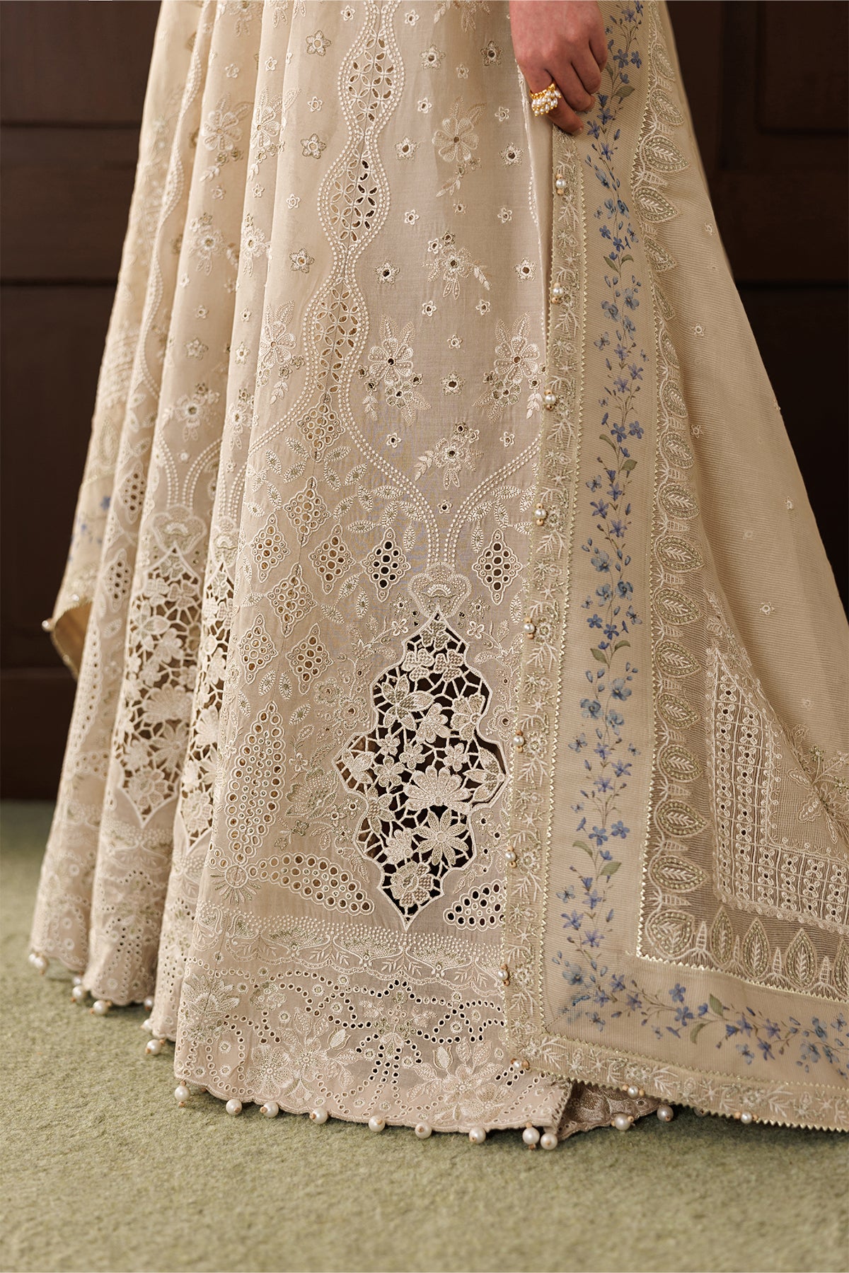 EMBROIDERED LAWN EL26-D03 UNSTITCHED - Image 5