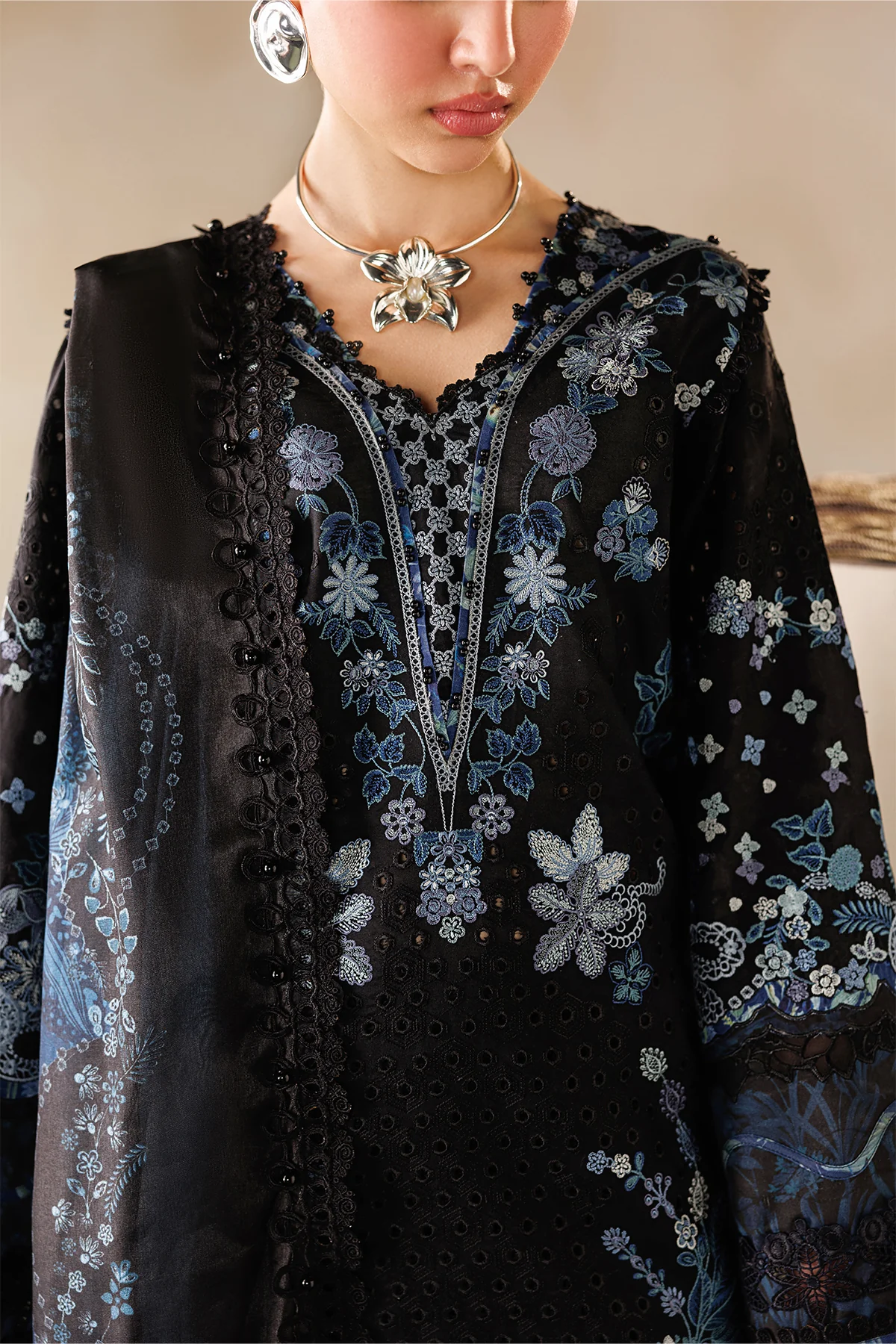EMBROIDERED LAWN EL26-D08 UNSTITCHED - Image 3