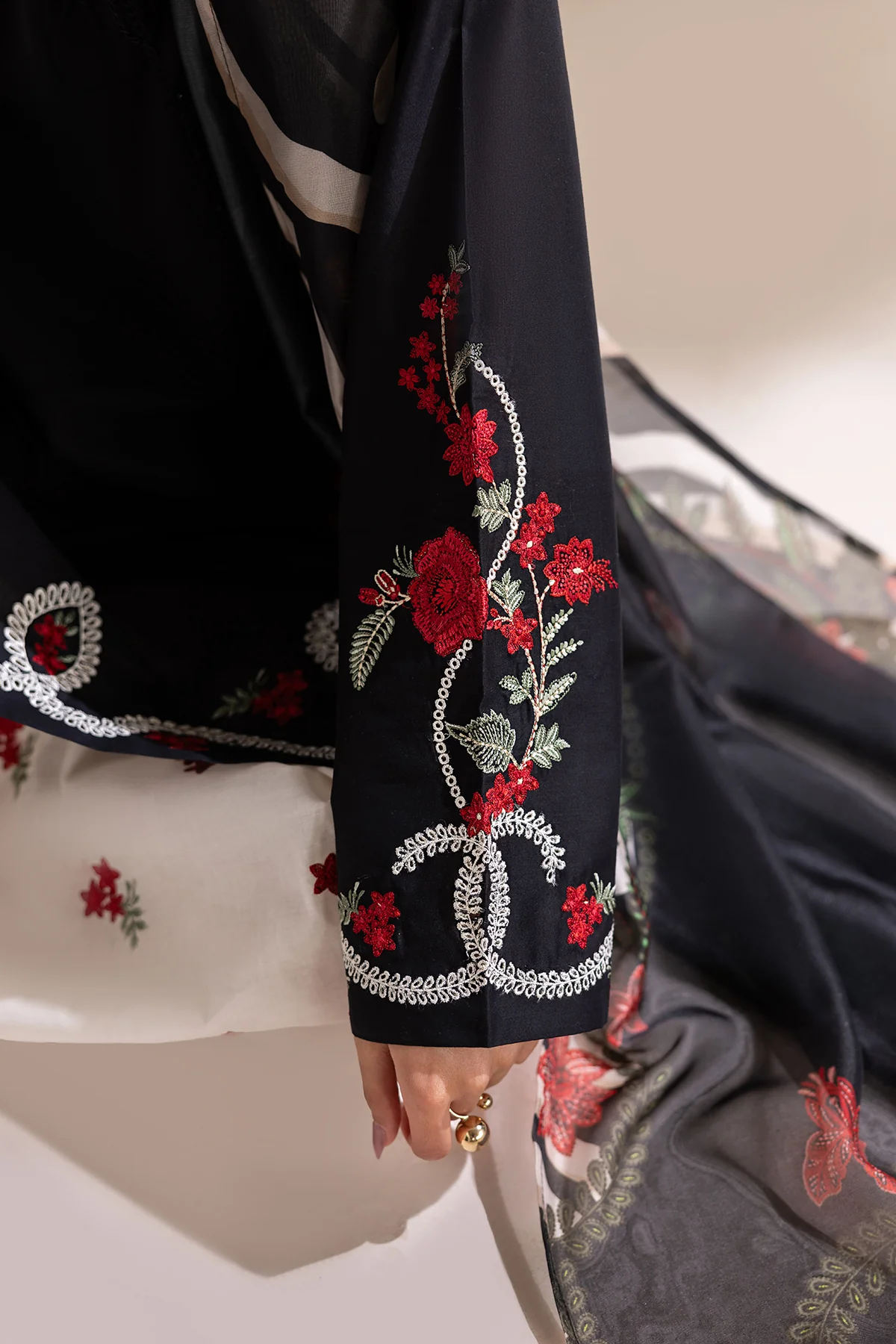 EMBROIDERED LAWN PR-1330 - Image 3