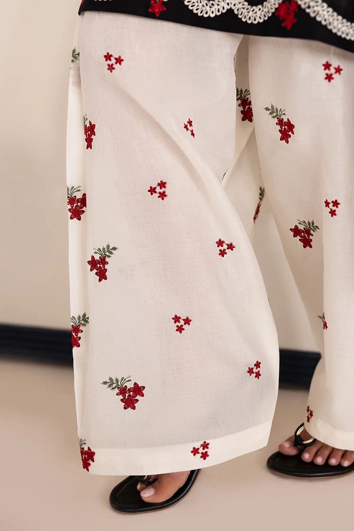 EMBROIDERED LAWN PR-1330 - Image 5