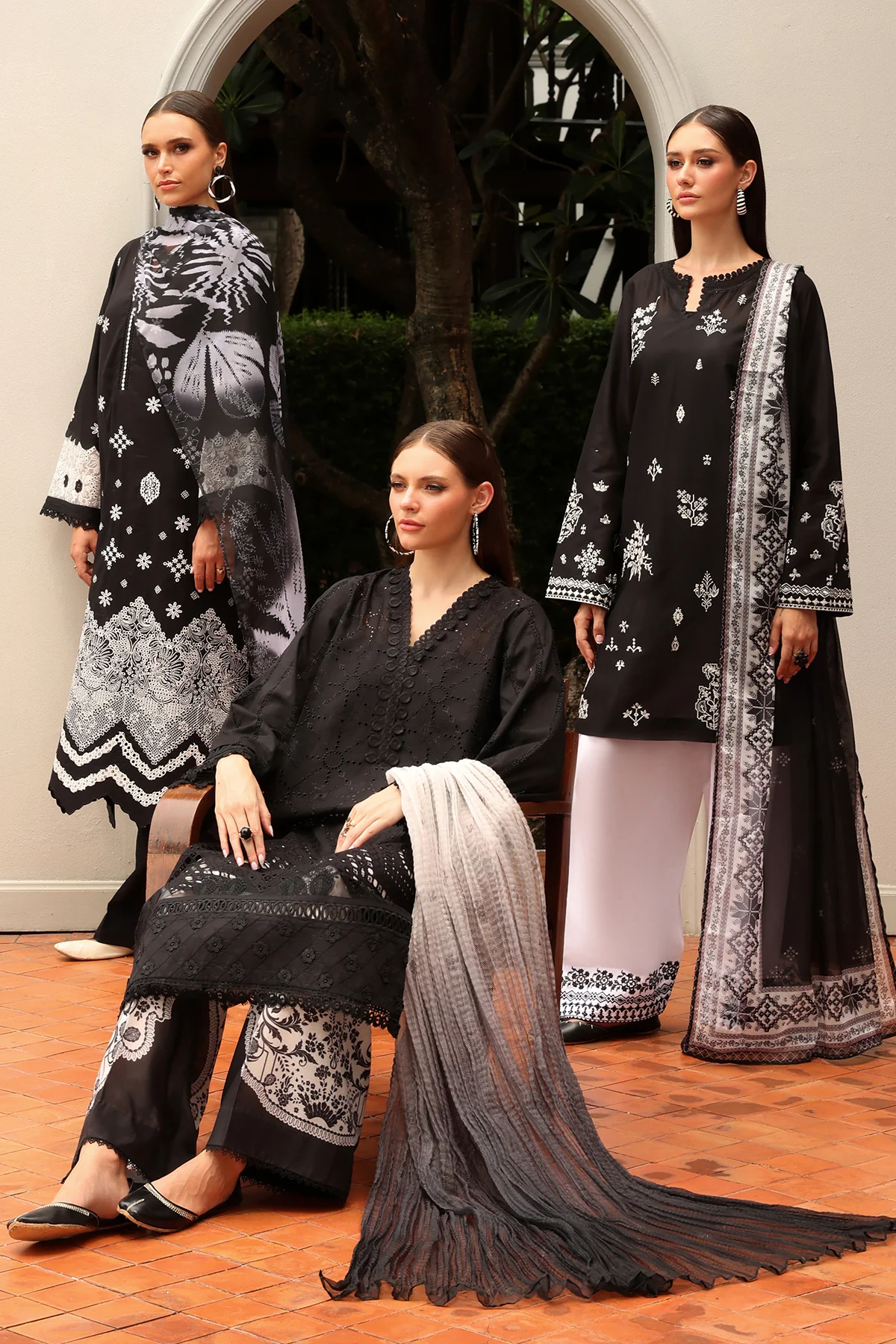 EMBROIDERED LAWN SF-4194 - Image 9