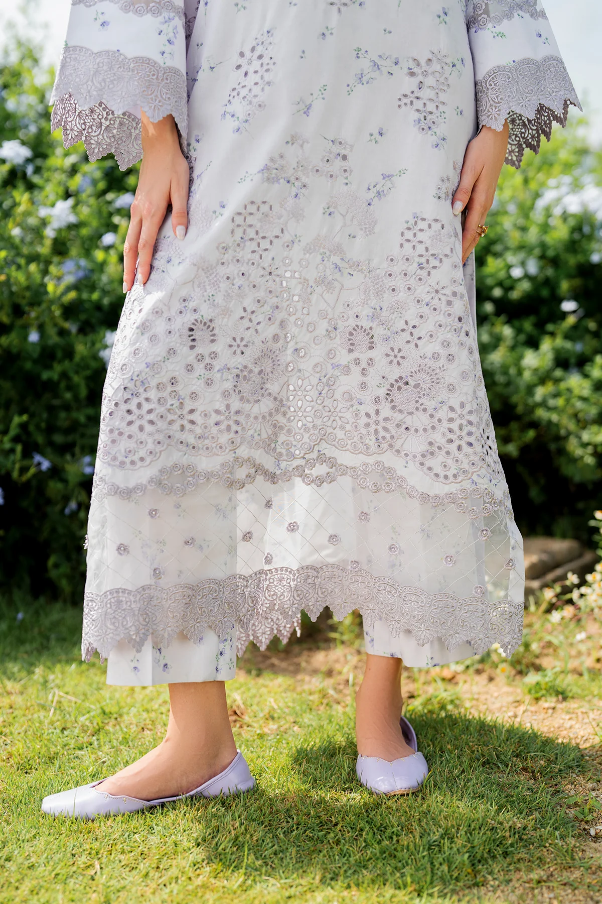 EMBROIDERED LAWN SF-4211 - Image 4