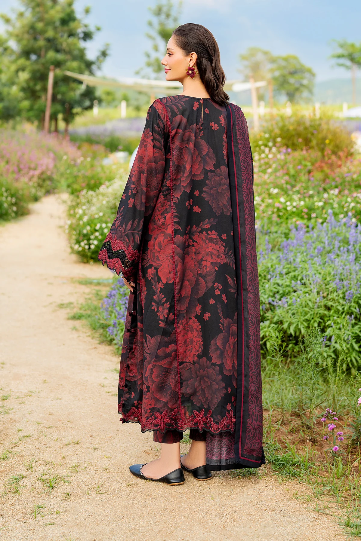 EMBROIDERED LAWN UF-4220 - Image 2