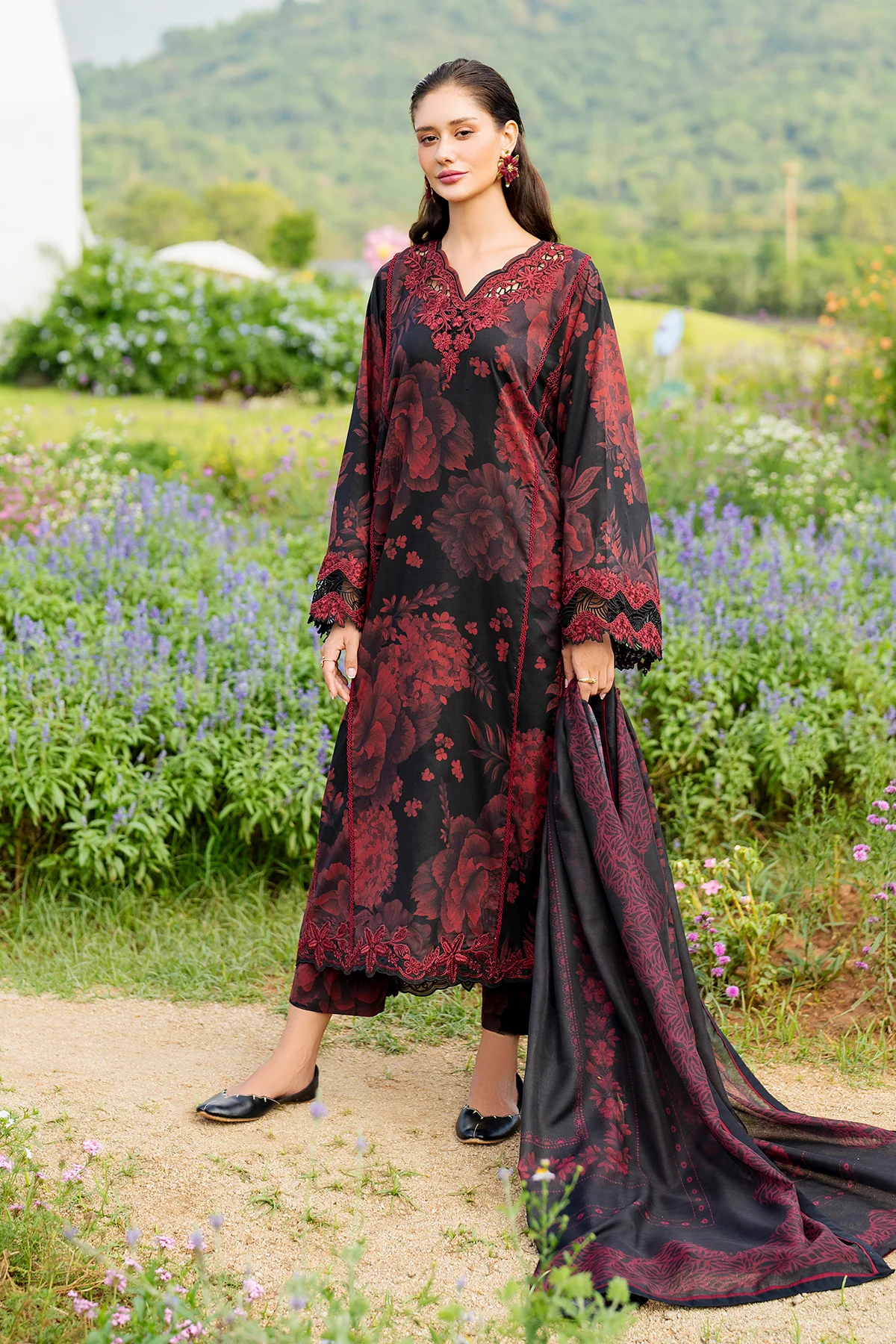 EMBROIDERED LAWN UF-4220 - Image 6