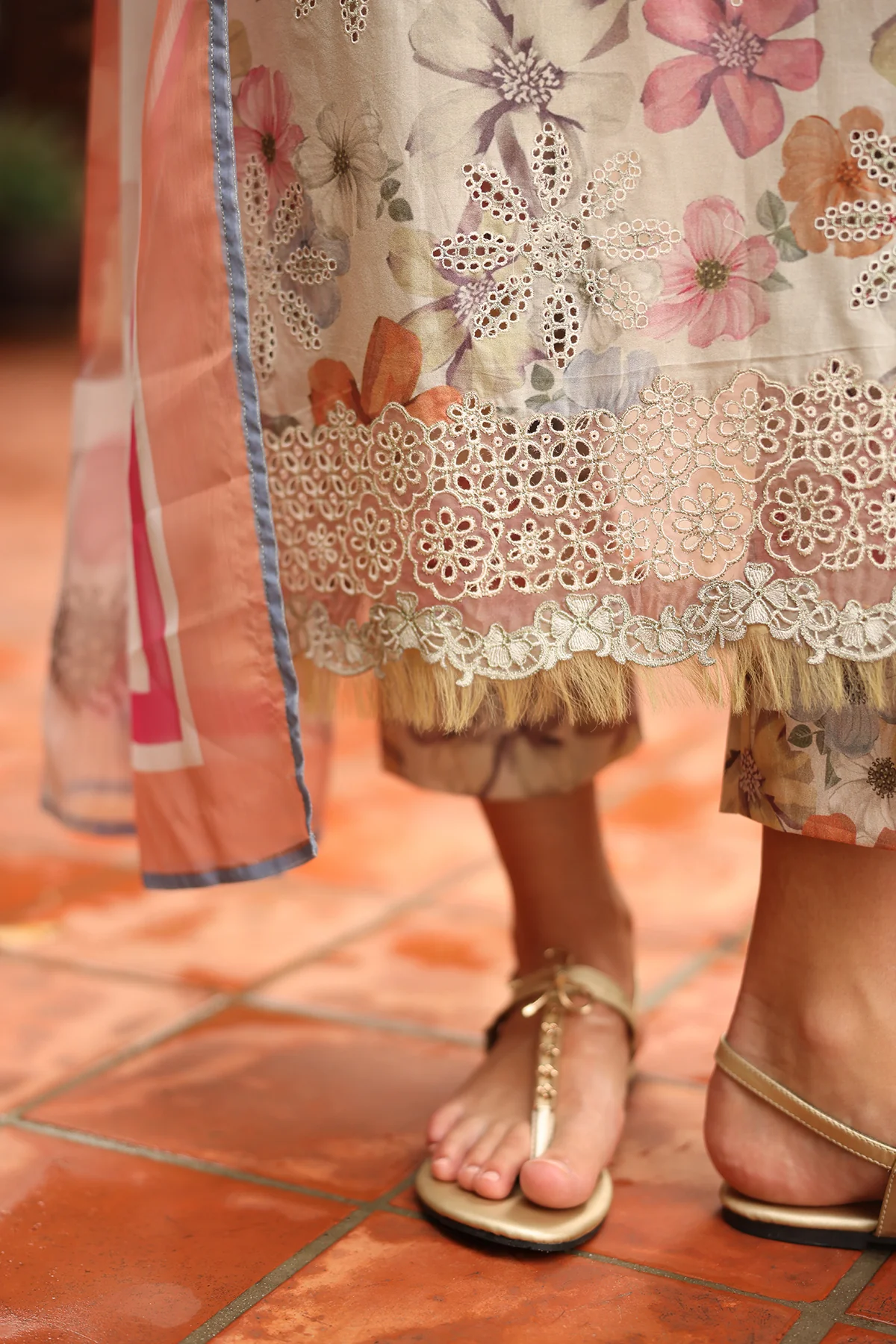 EMBROIDERED LAWN SF-4246 - Image 4