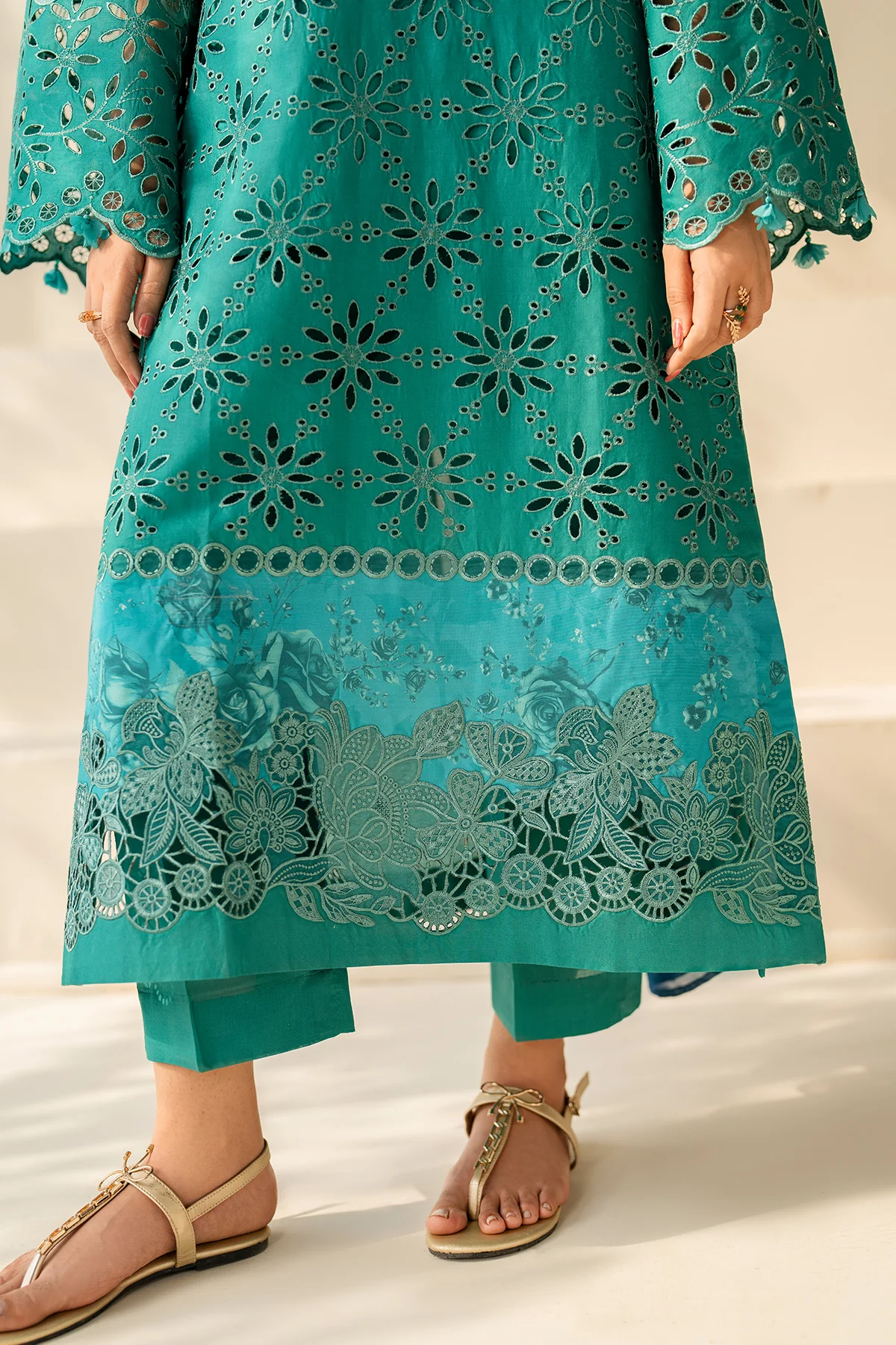 EMBROIDERED LAWN SF-4275 - Image 3