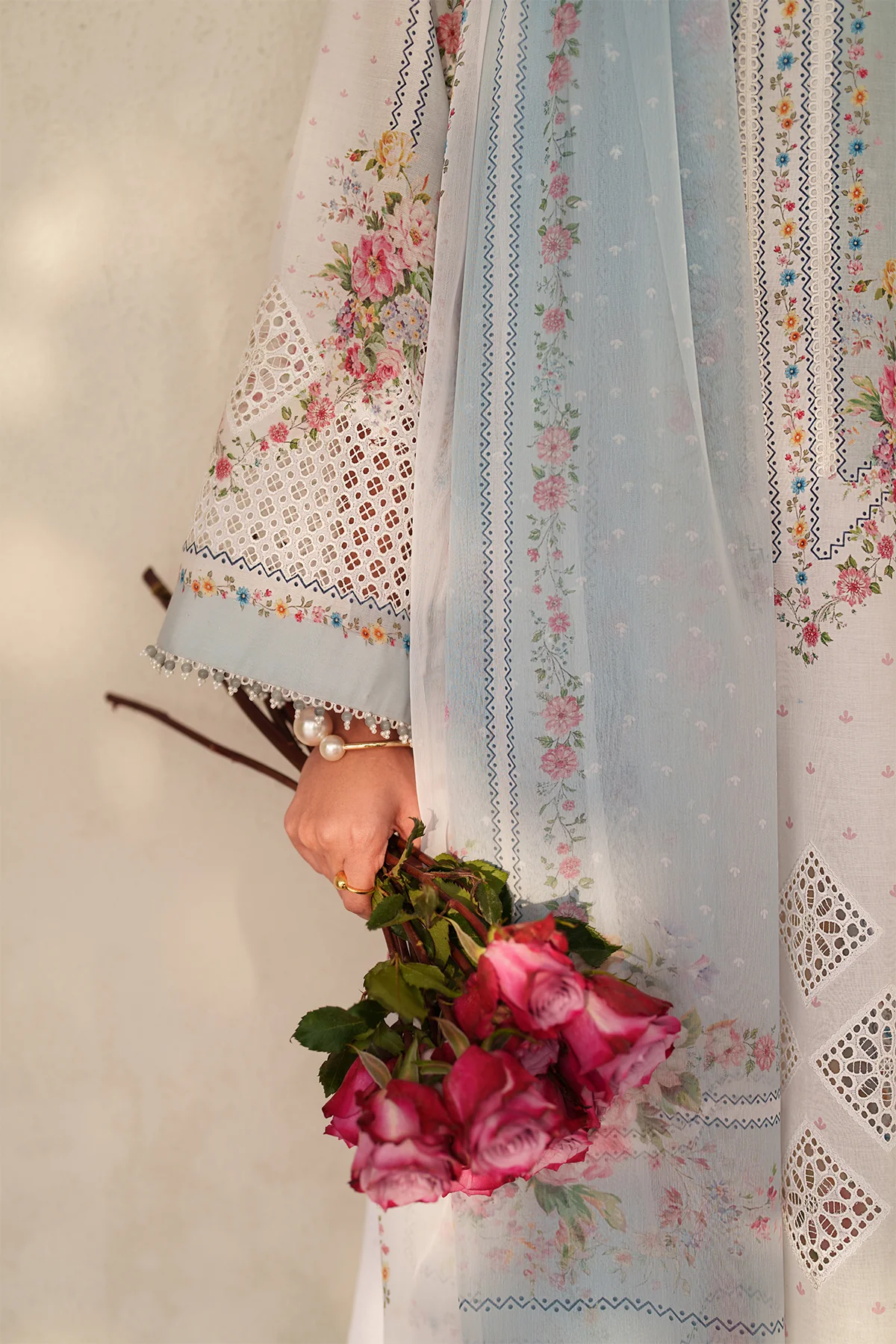 EMBROIDERED LAWN SF-4402 - Image 8
