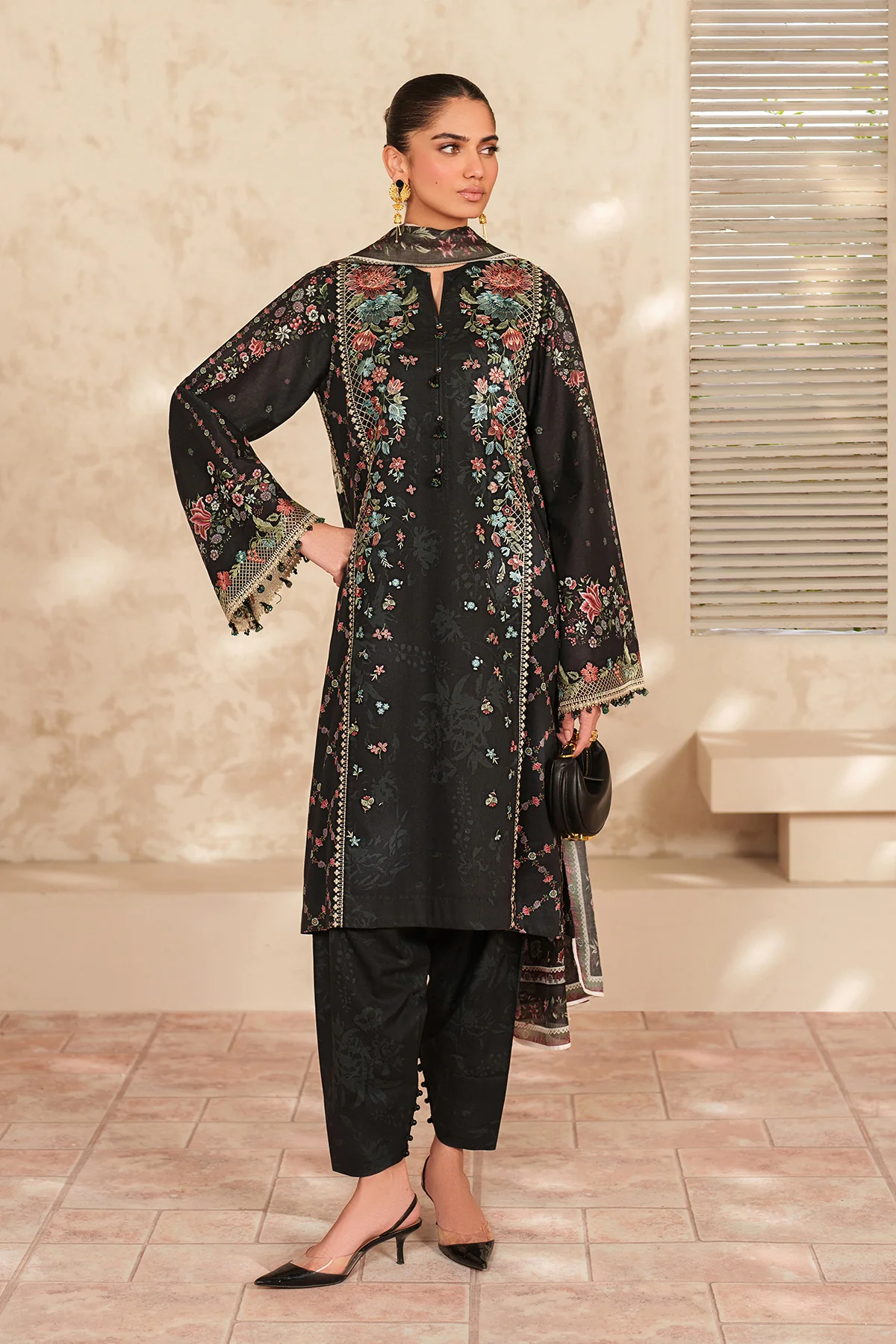 EMBROIDERED LAWN SF-4415 - Image 5