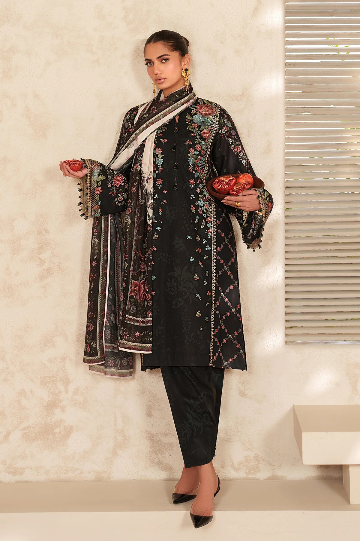 EMBROIDERED LAWN SF-4415 - Image 7