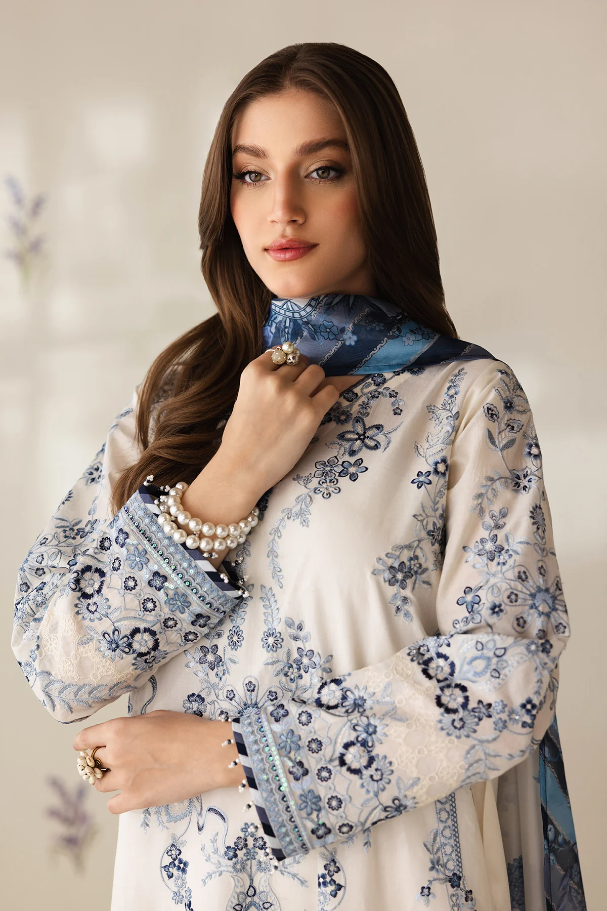 EMBROIDERED LAWN SF-4423 - Image 4