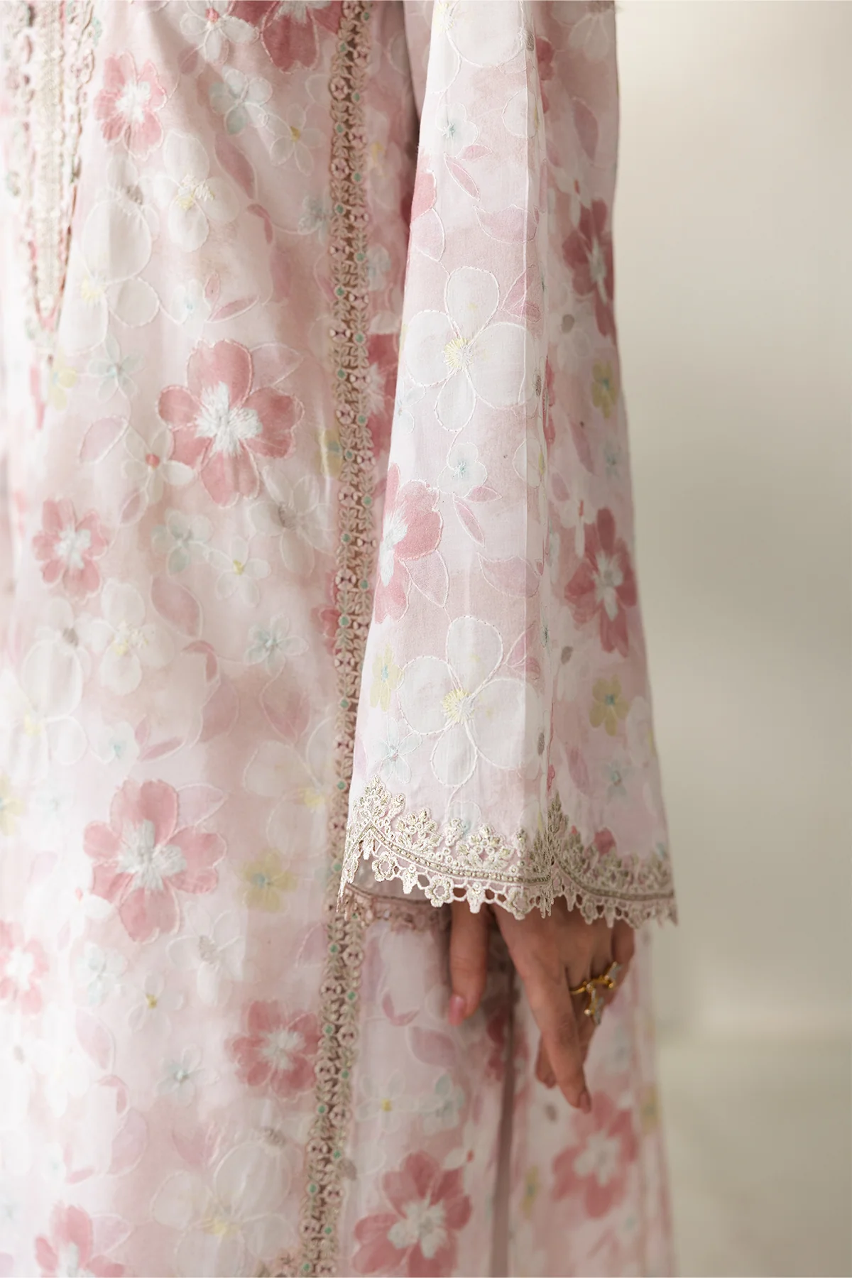 EMBROIDERED LAWN SF-4428 - Image 4