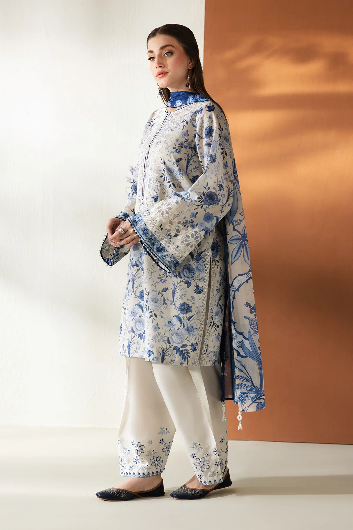 EMBROIDERED LAWN SF-4429 - Image 2