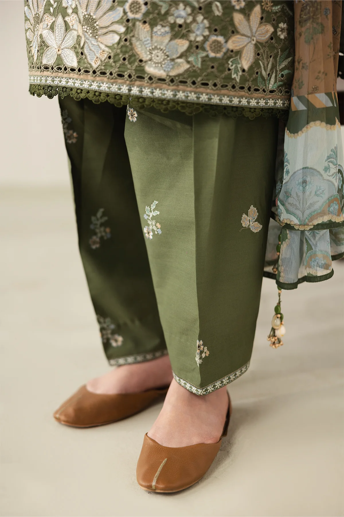 EMBROIDERED LAWN SF-4431 - Image 5