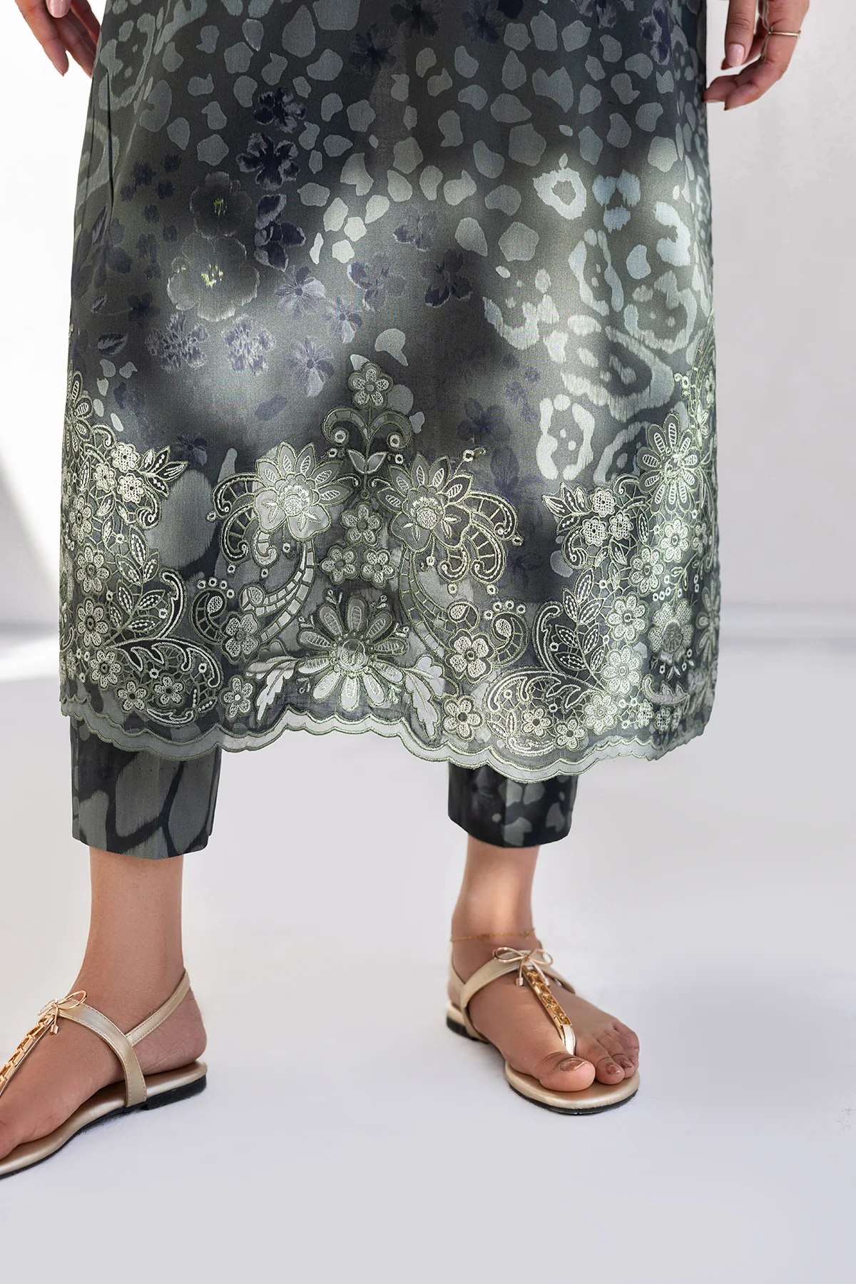 EMBROIDERED LAWN SF-4454 - Image 5