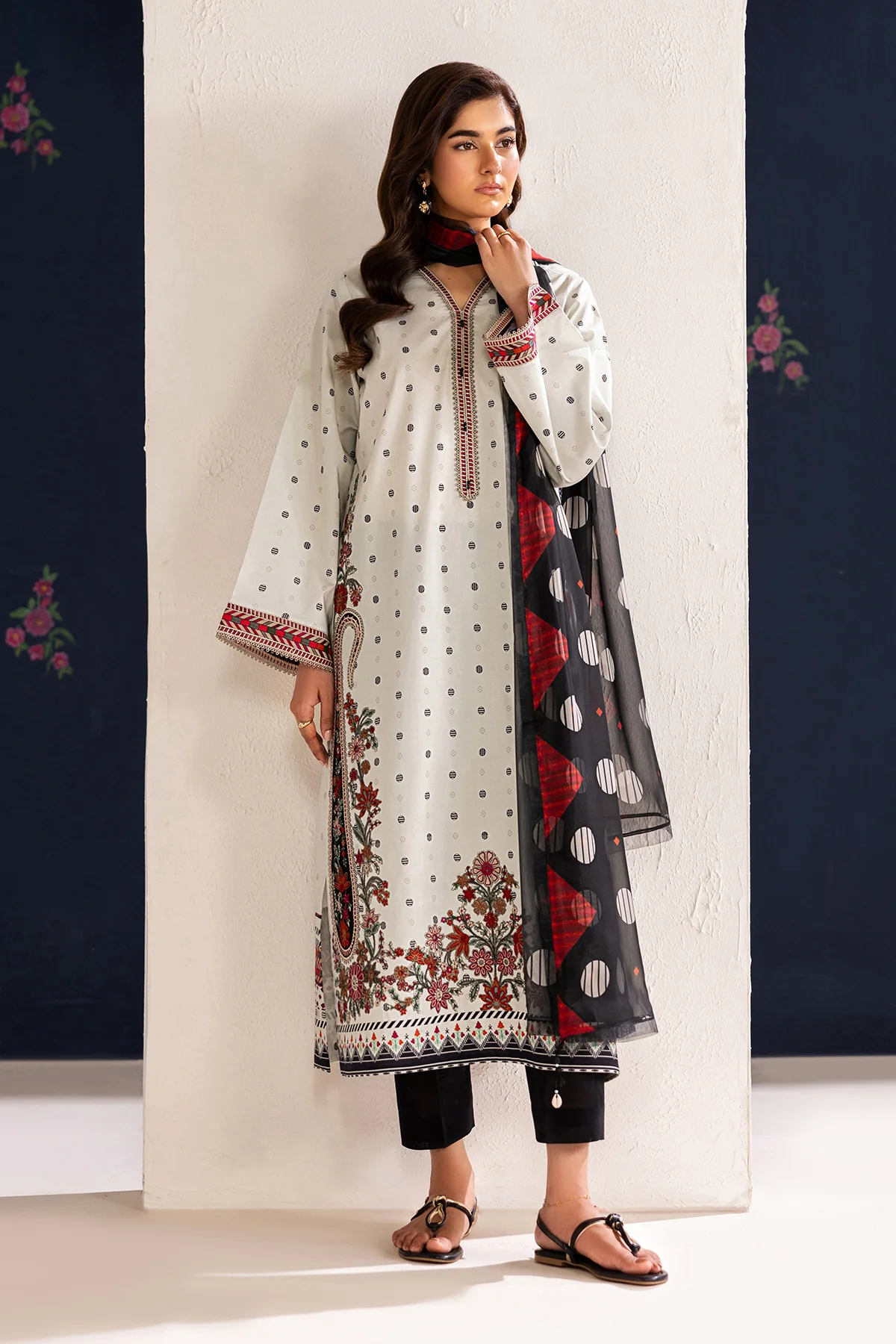 EMBROIDERED LAWN SF-4455 - Image 5
