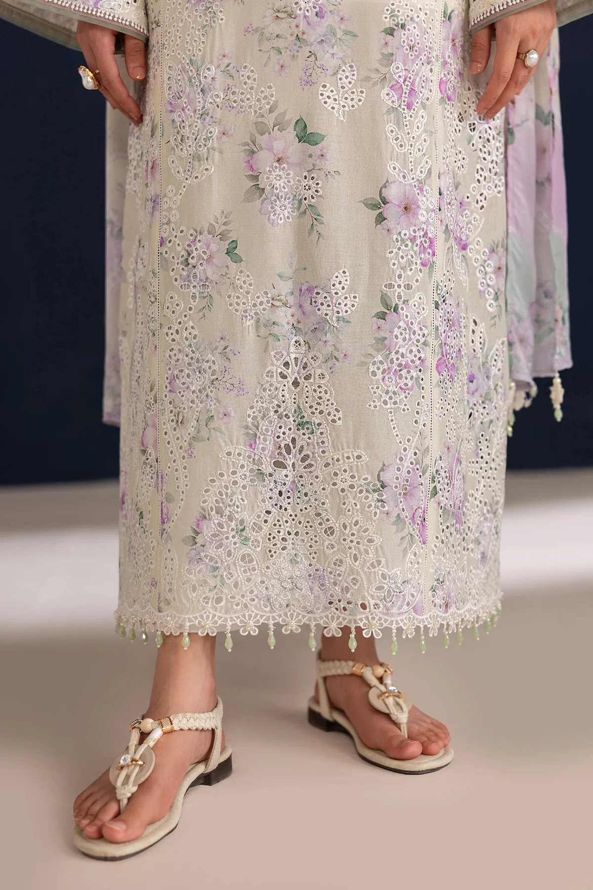 EMBROIDERED LAWN SF-4470 - Image 4