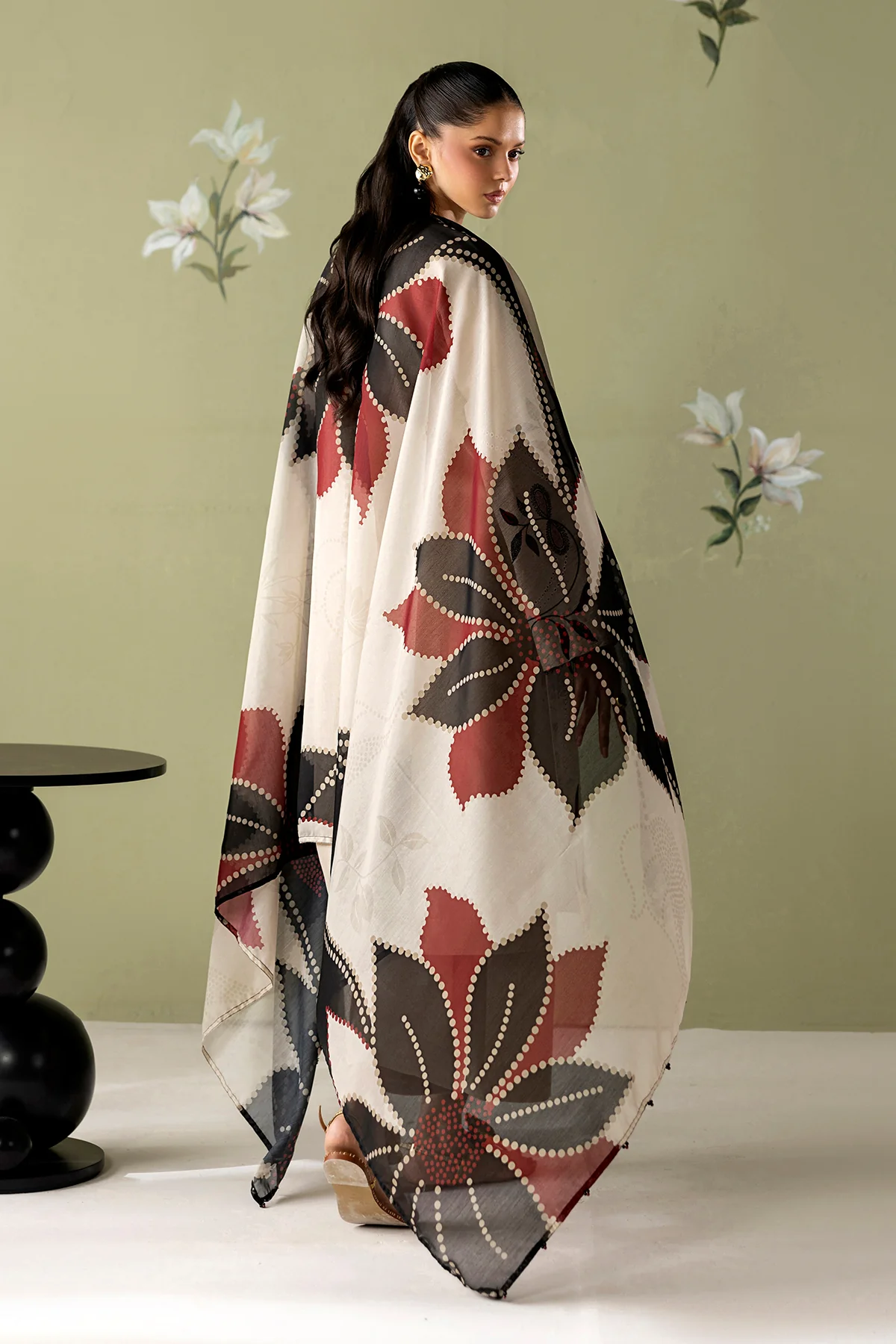EMBROIDERED LAWN UF-4418 - Image 2