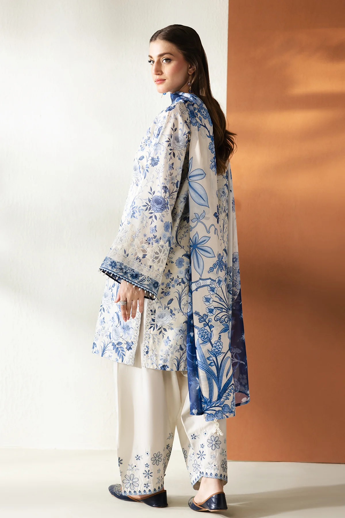 EMBROIDERED LAWN UF-4429 - Image 2