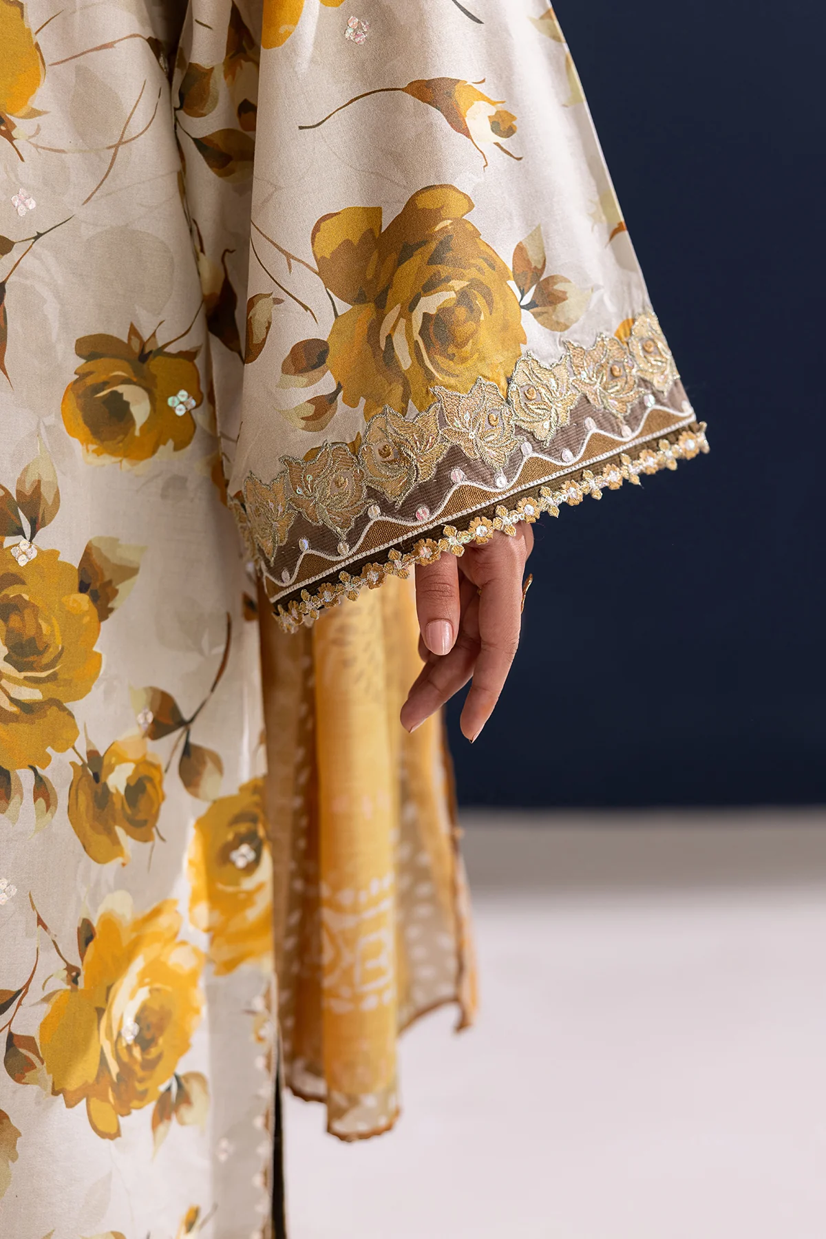 EMBROIDERED LAWN SF-4462 - Image 3