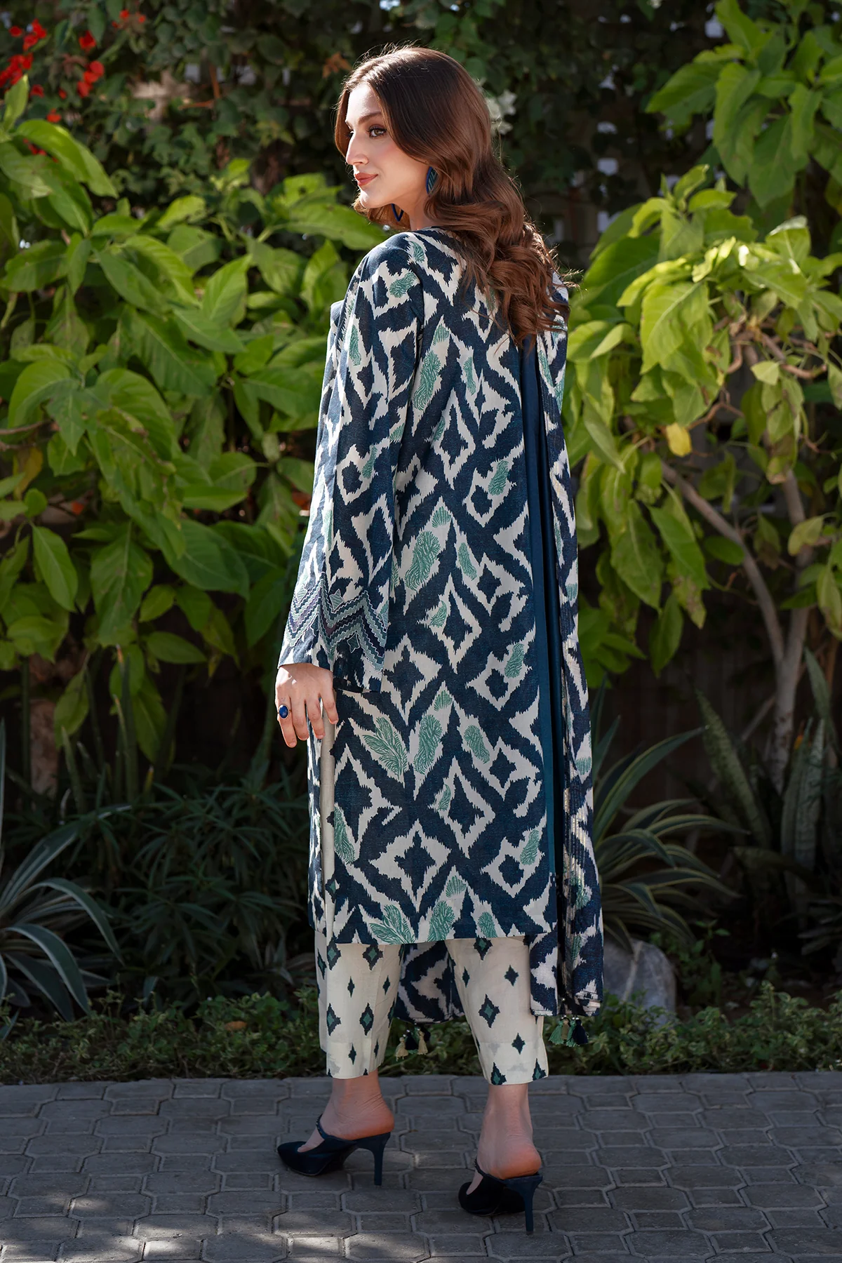 EMBROIDERED PRINTED LAWN SF-4069 - Image 2