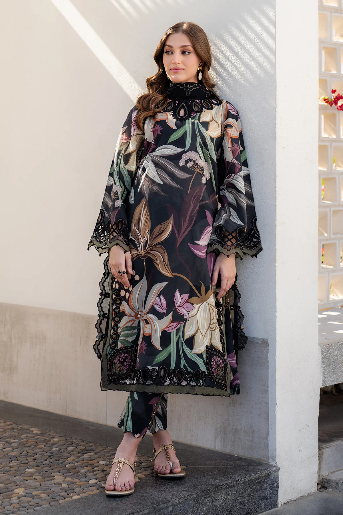 EMBROIDERED PRINTED LAWN SF-4090 - Image 3