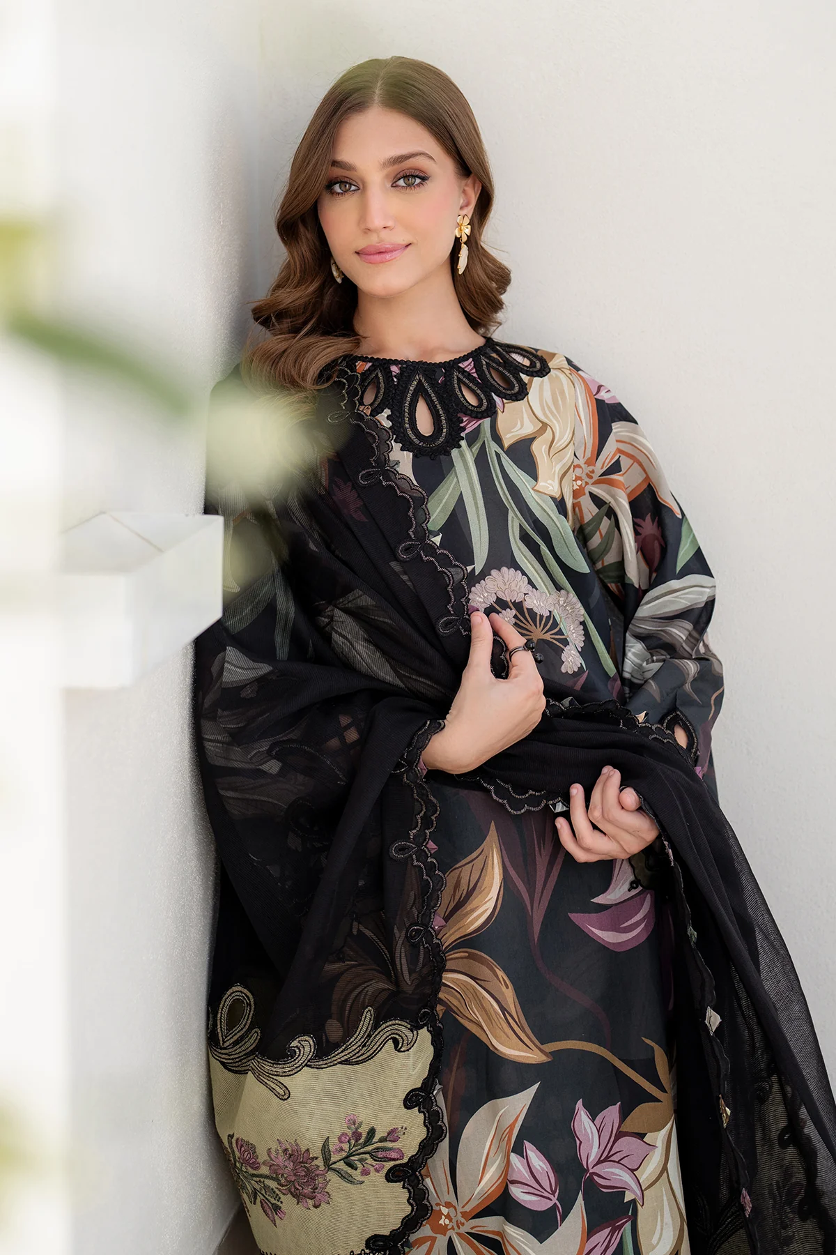 EMBROIDERED PRINTED LAWN SF-4090 - Image 4