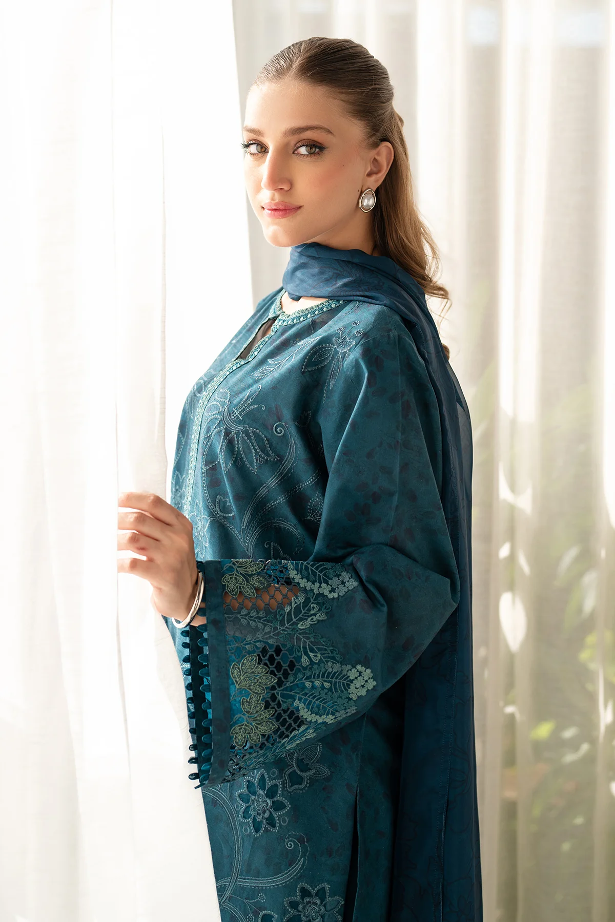 EMBROIDERED PRINTED LAWN SF-4097 - Image 5