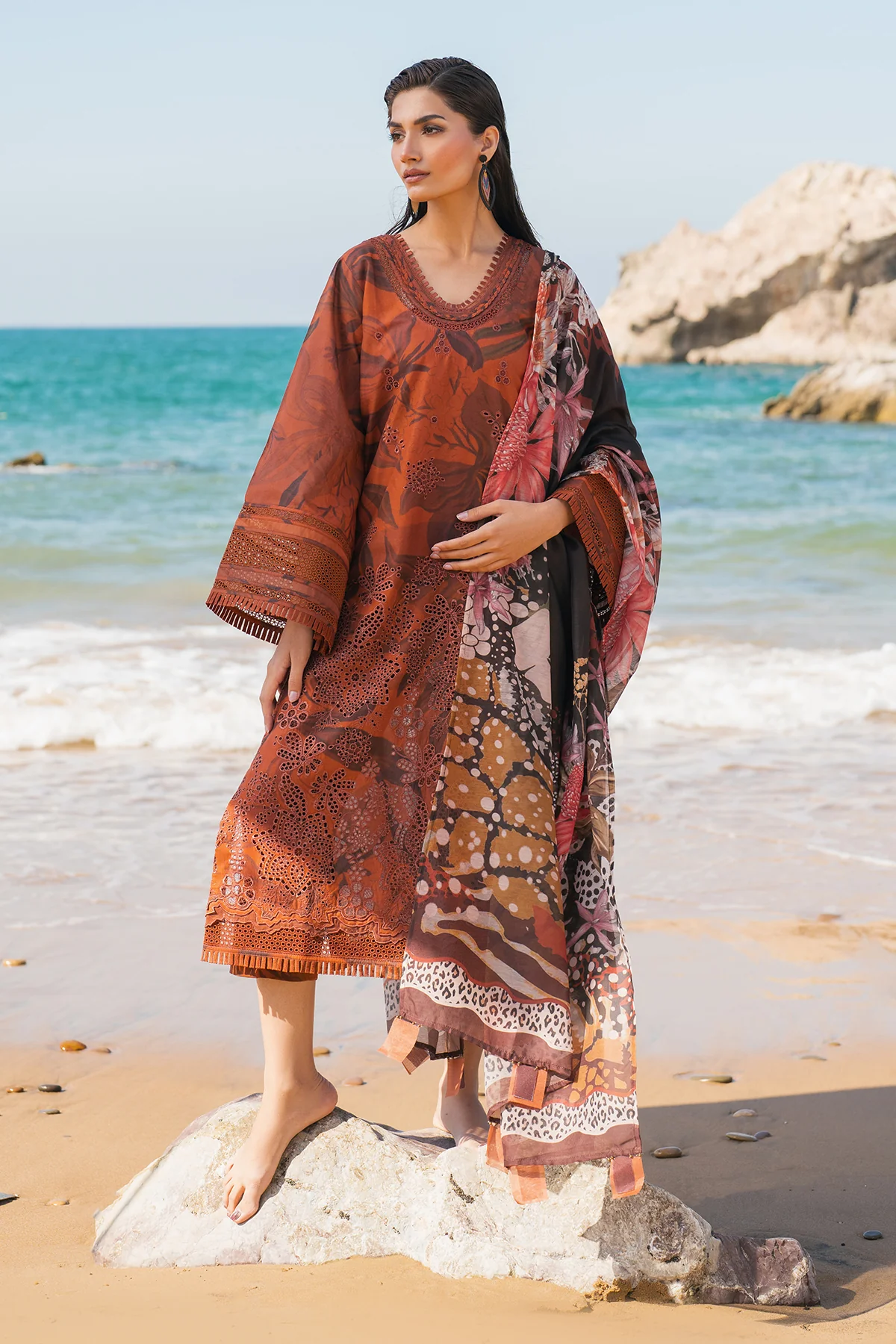EMBROIDERED PRINTED LAWN SF-4113 - Image 3