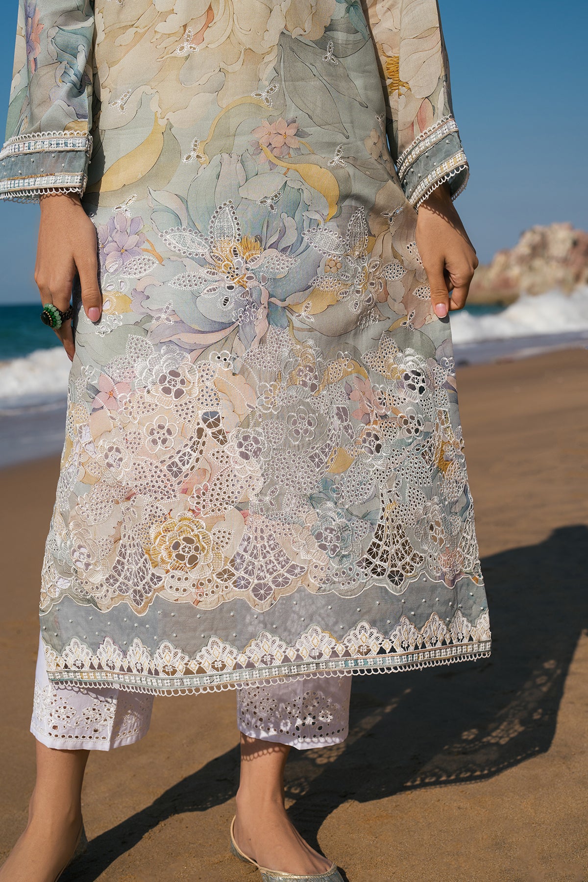EMBROIDERED PRINTED LAWN SF-4121 - Image 3