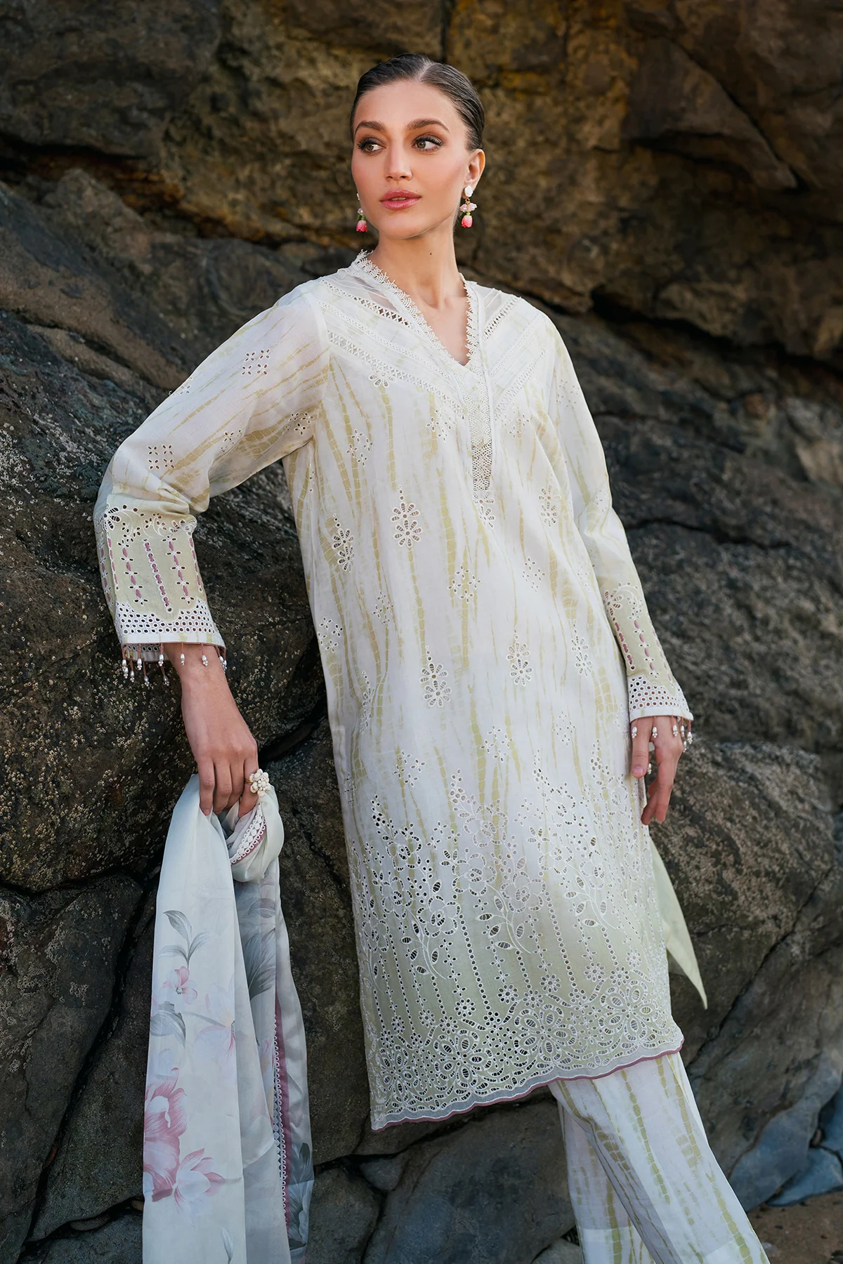 EMBROIDERED PRINTED LAWN SF-4132 - Image 5