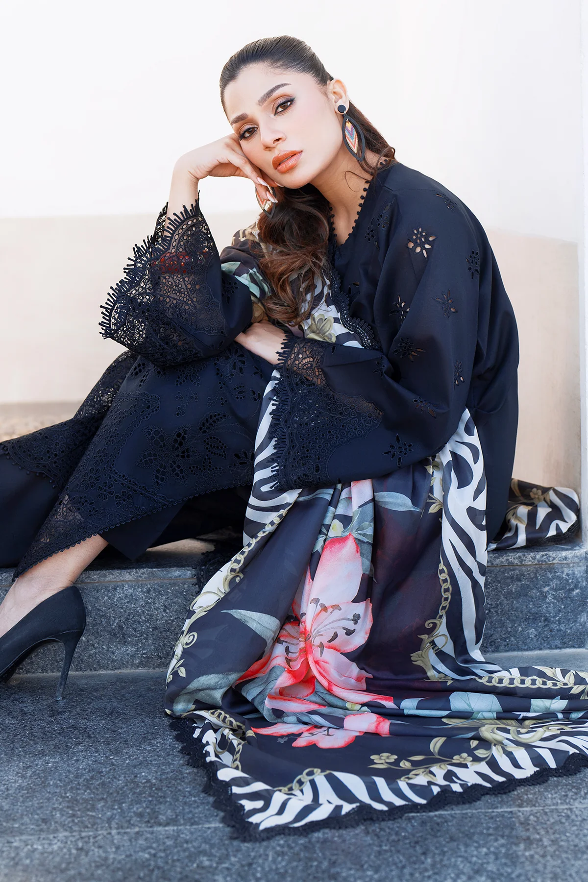 EMBROIDERED PRINTED LAWN UF-4080 - Image 7