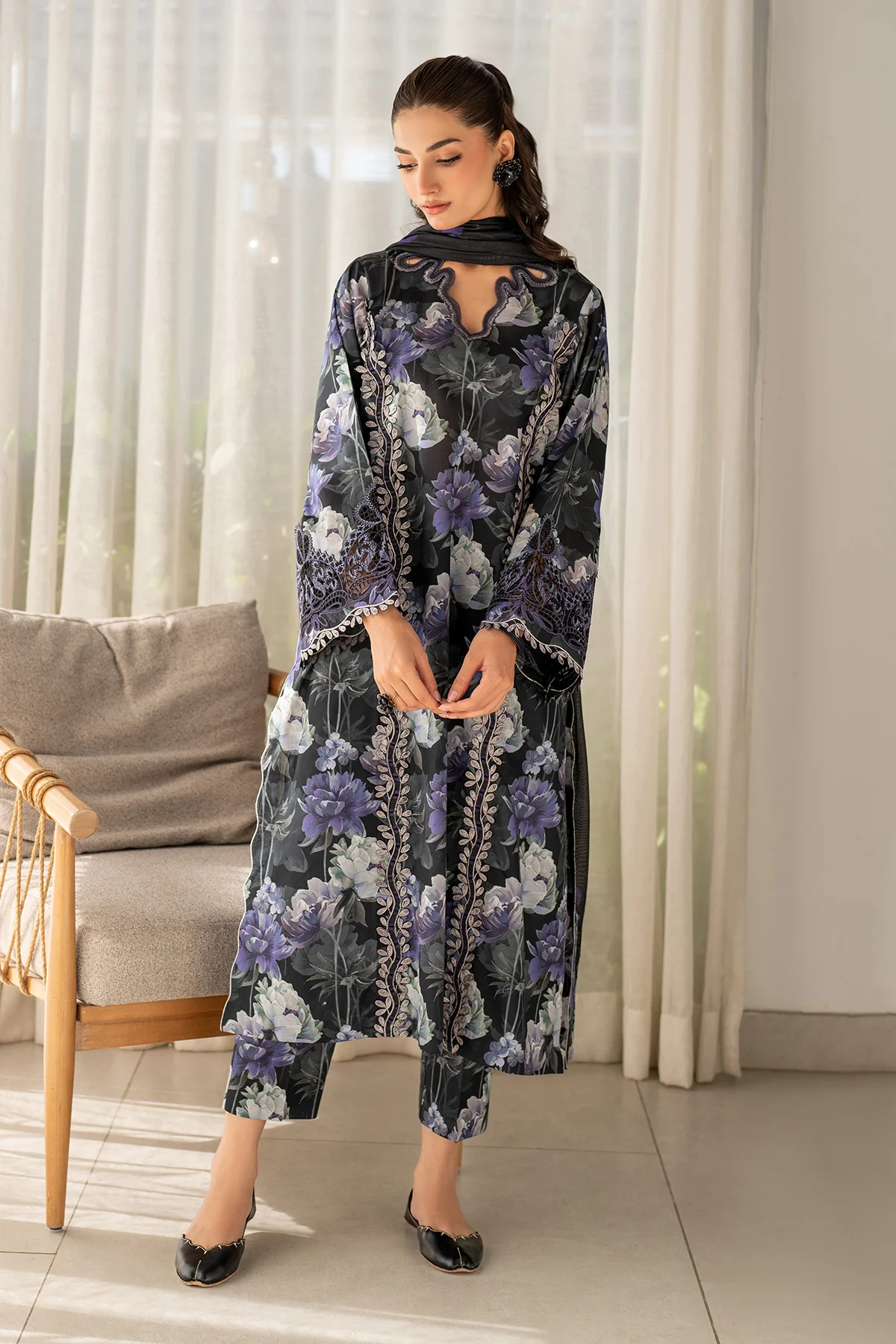 EMBROIDERED PRINTED LAWN UF-4093 - Image 5