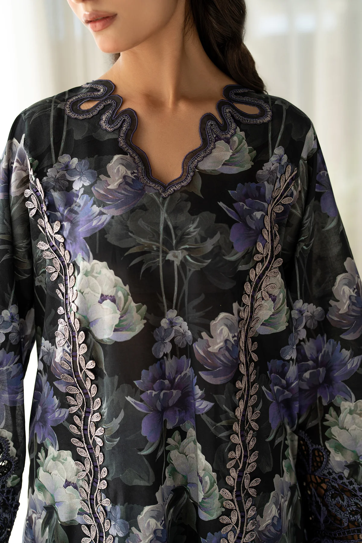 EMBROIDERED PRINTED LAWN UF-4093 - Image 7