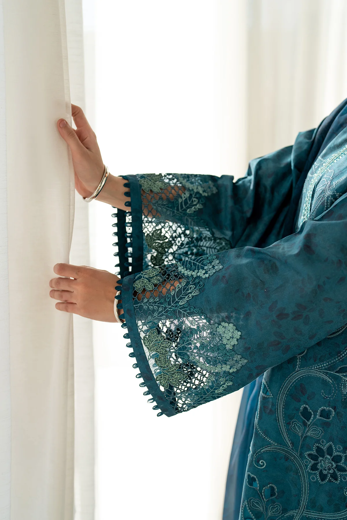 EMBROIDERED PRINTED LAWN UF-4097 - Image 8
