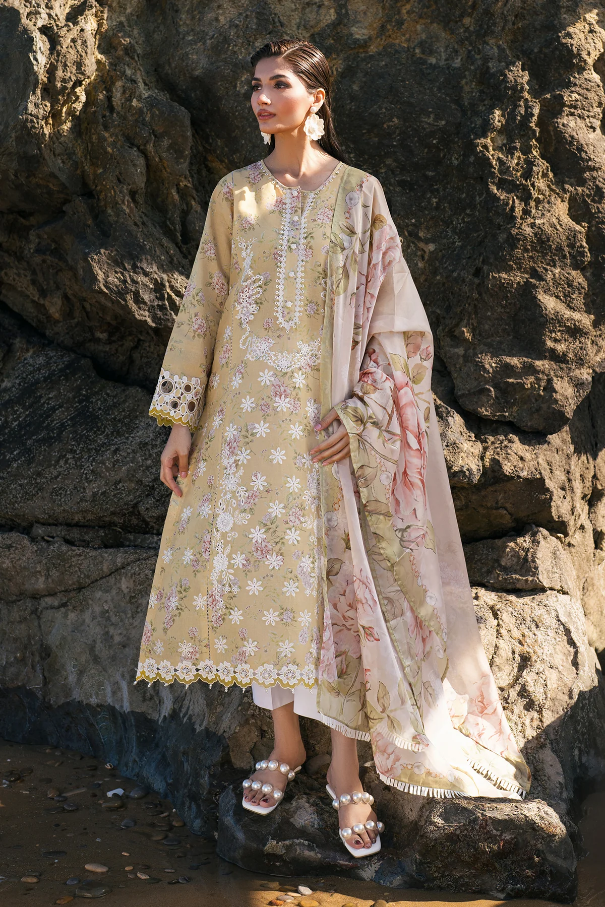 EMBROIDERED PRINTED LAWN UF-4110 - Image 5