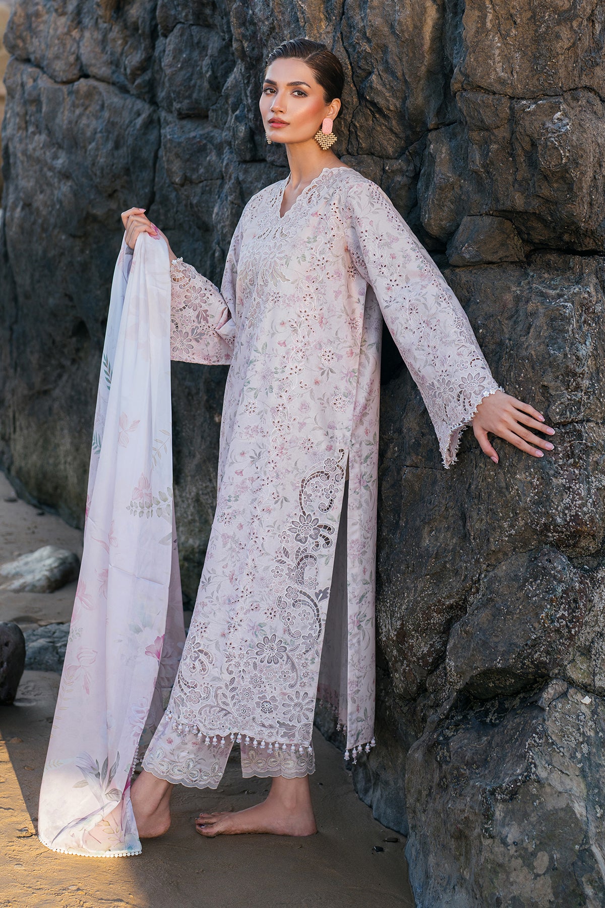 EMBROIDERED PRINTED LAWN UF-4130 - Image 12