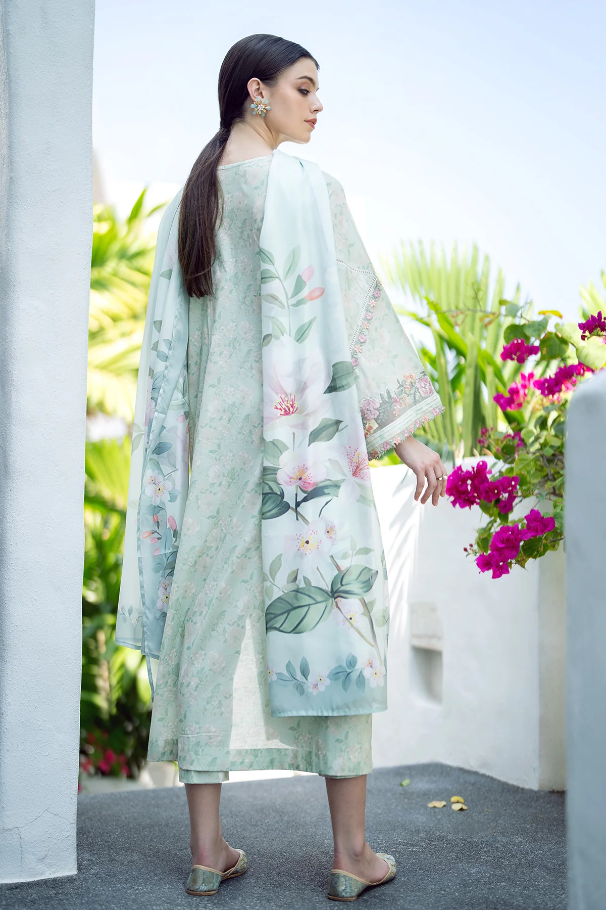EMBROIDERED PRINTED LAWN UF-550 - Image 4