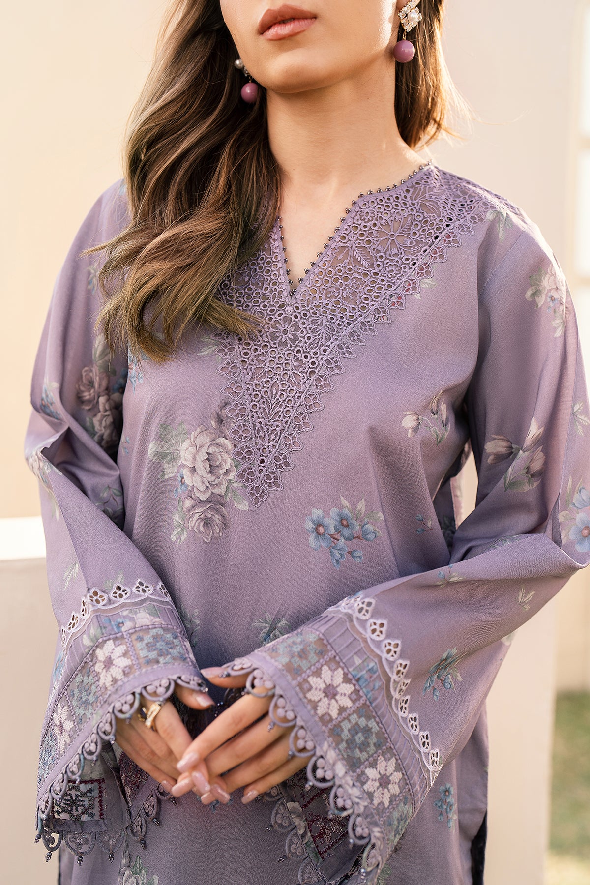 EMBROIDERED PRINTED LAWN UF-600 - Image 4
