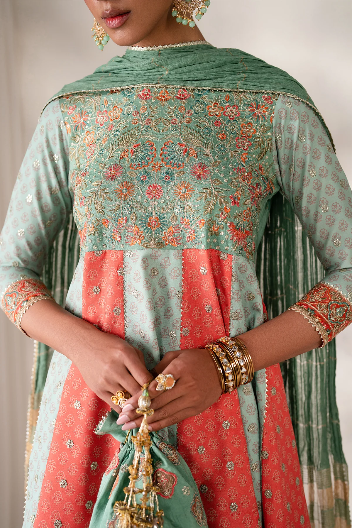 EMBROIDERED SILK UF-4141 - Image 3